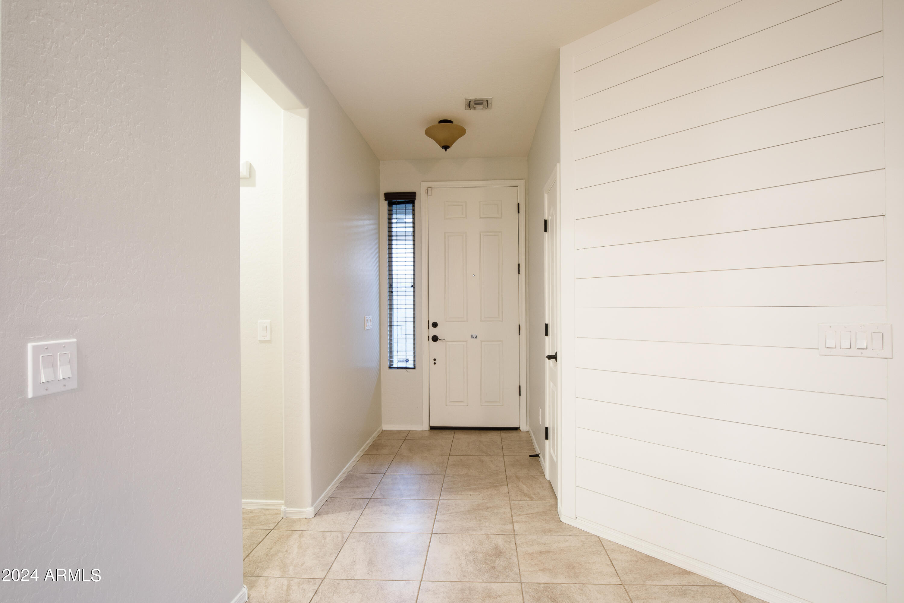 12123 West Rowel Road Peoria, AZ 85383 - Photo 5 of 19 12123 W Rowell-3