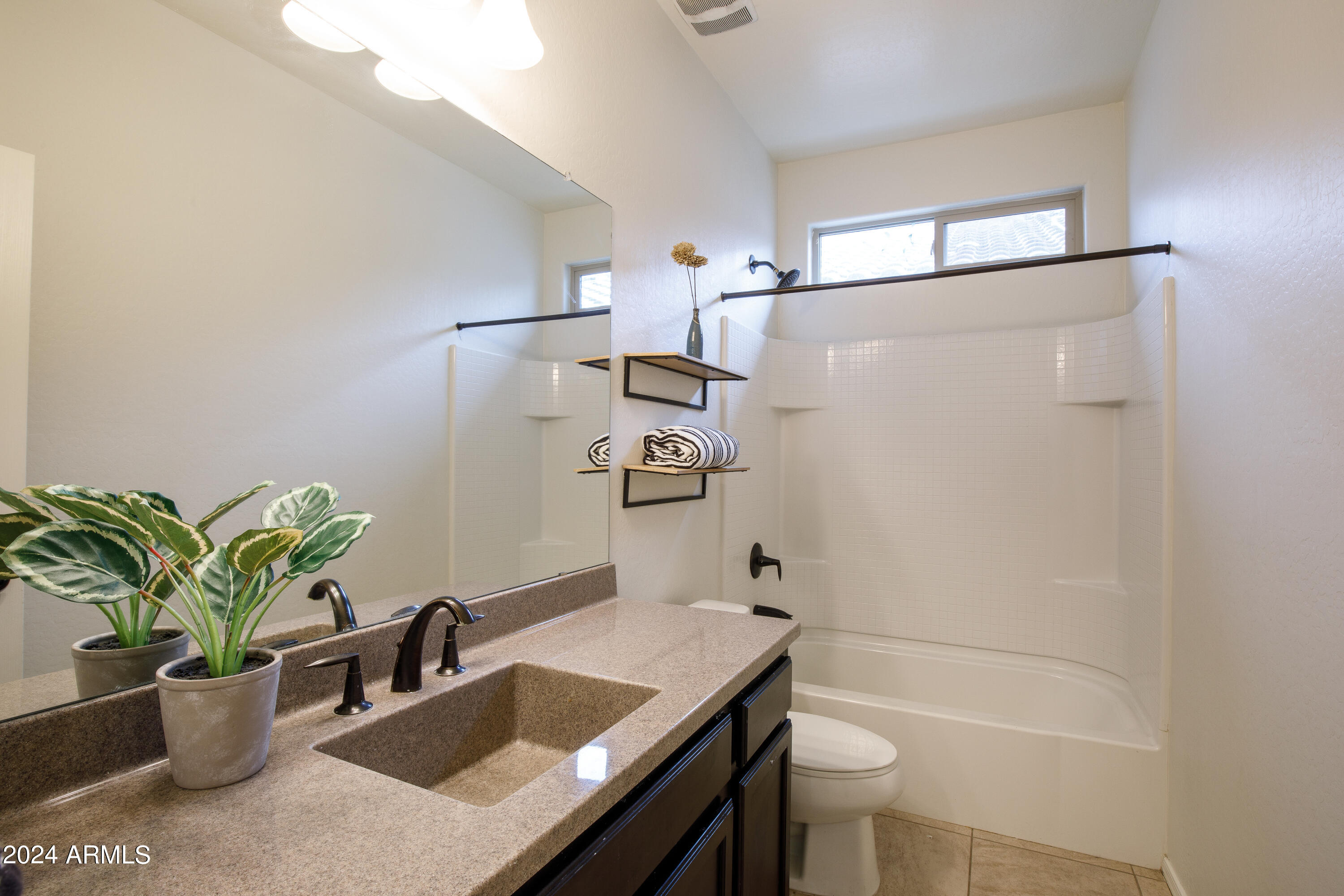 12123 West Rowel Road Peoria, AZ 85383 - Photo 6 of 19 12123 W Rowell-18