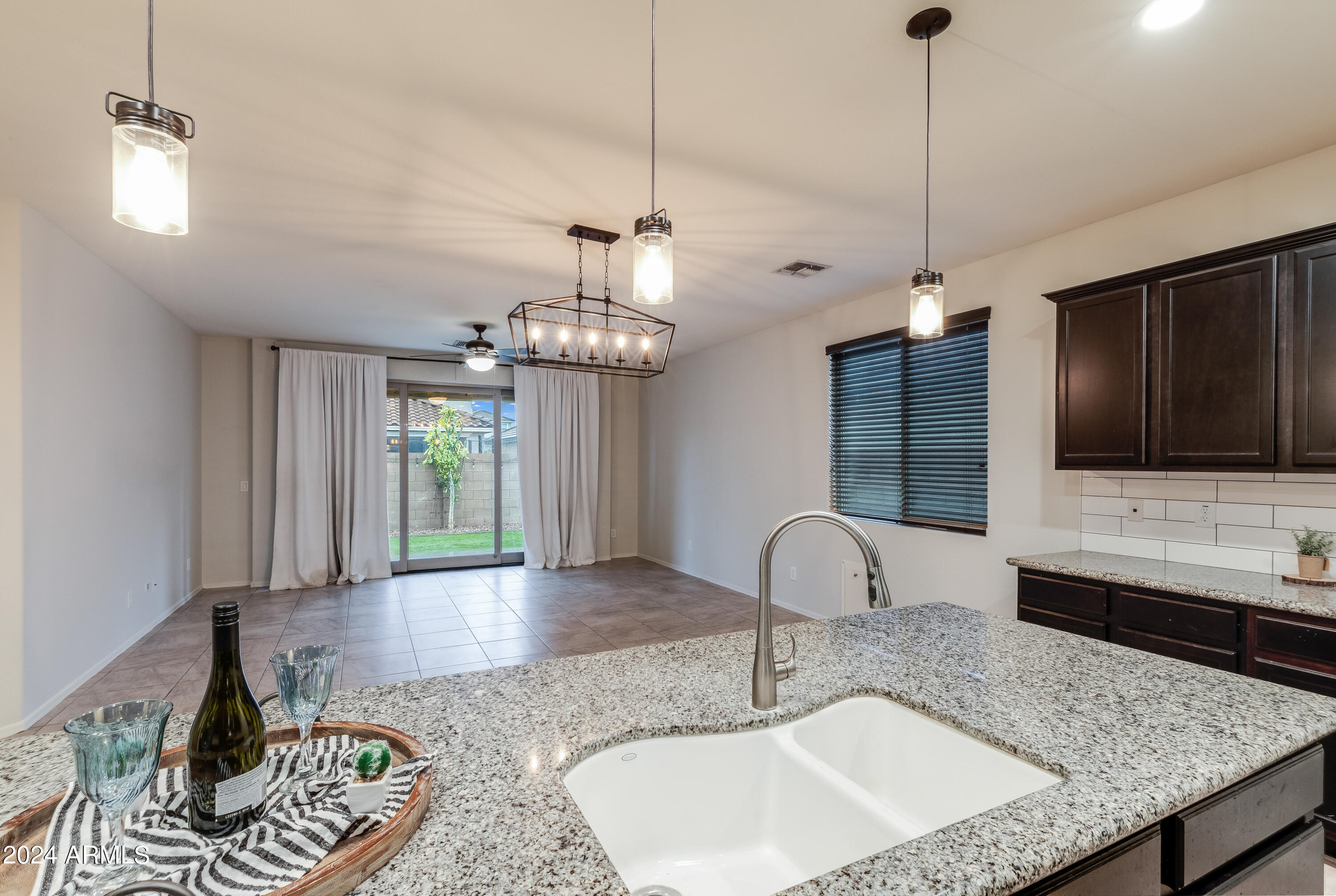 12123 West Rowel Road Peoria, AZ 85383 - Photo 7 of 19 12123 W Rowell-12