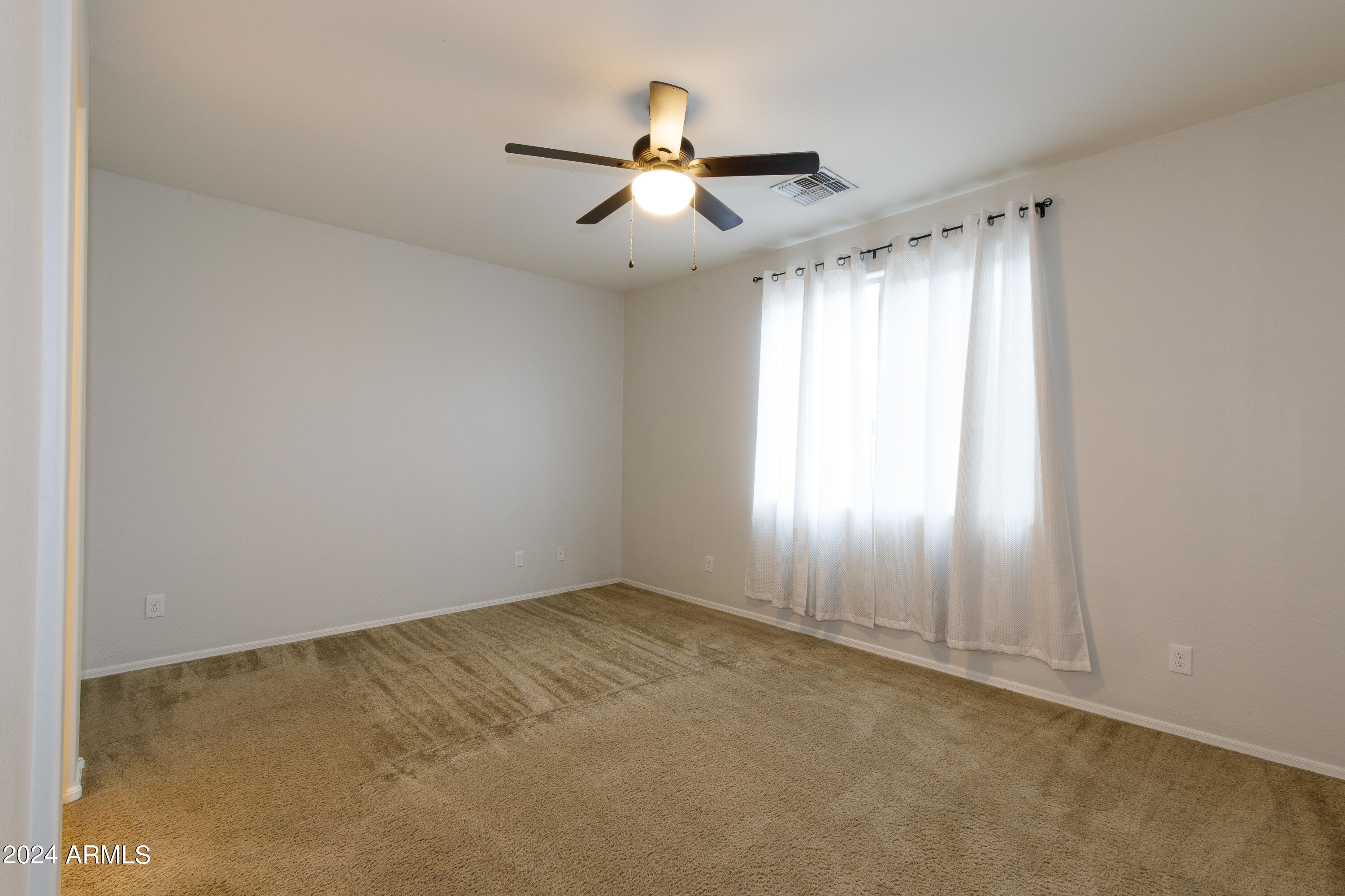 12123 West Rowel Road Peoria, AZ 85383 - Photo 9 of 19 12123 W Rowell-13