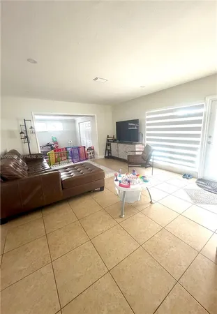 $4,100 | 6497 West 8th Lane, Unit 6497, Hialeah, FL 33012