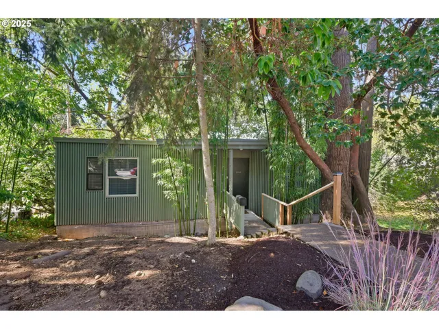 $639,900 | 2350 Columbia Street, Eugene, OR 97403