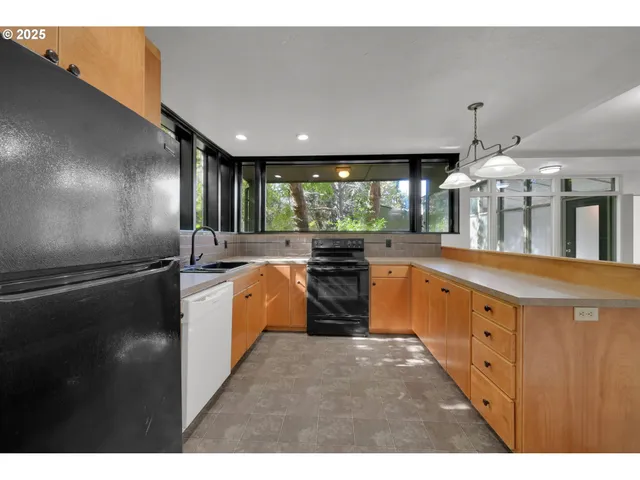 $639,900 | 2350 Columbia Street, Eugene, OR 97403