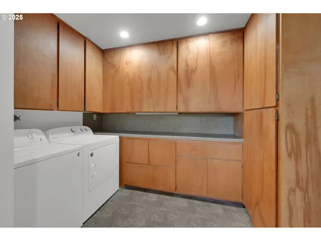 $639,900 | 2350 Columbia Street, Eugene, OR 97403