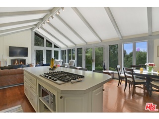 21078 Entrada Road Topanga, CA 90290 - Photo 13 of 40 Gallery Image 13