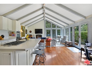 21078 Entrada Road Topanga, CA 90290 - Photo 14 of 40 Gallery Image 14