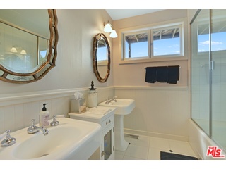 21078 Entrada Road Topanga, CA 90290 - Photo 17 of 40 Gallery Image 17