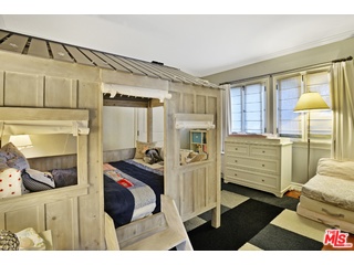21078 Entrada Road Topanga, CA 90290 - Photo 18 of 40 Gallery Image 18