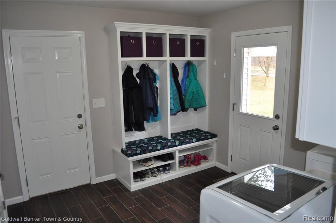 2367 Pardee Road Howell, MI 48843 - Photo 7 of 53 10.JPG