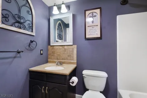 $425,000 | 4 Bantry Court, Vernon, NJ 07422