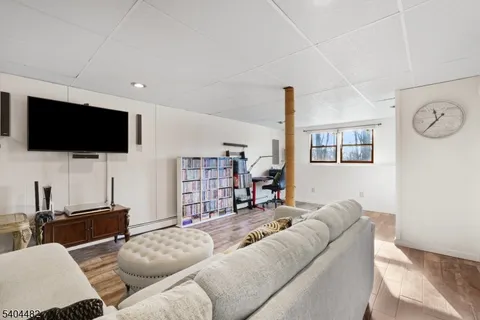 $425,000 | 4 Bantry Court, Vernon, NJ 07422