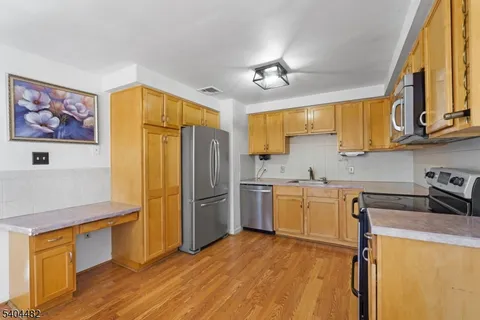 $425,000 | 4 Bantry Court, Vernon, NJ 07422