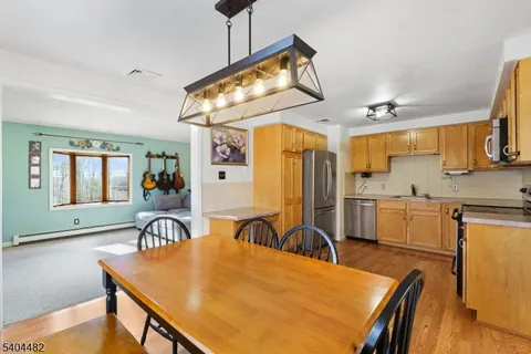 $425,000 | 4 Bantry Court, Vernon, NJ 07422