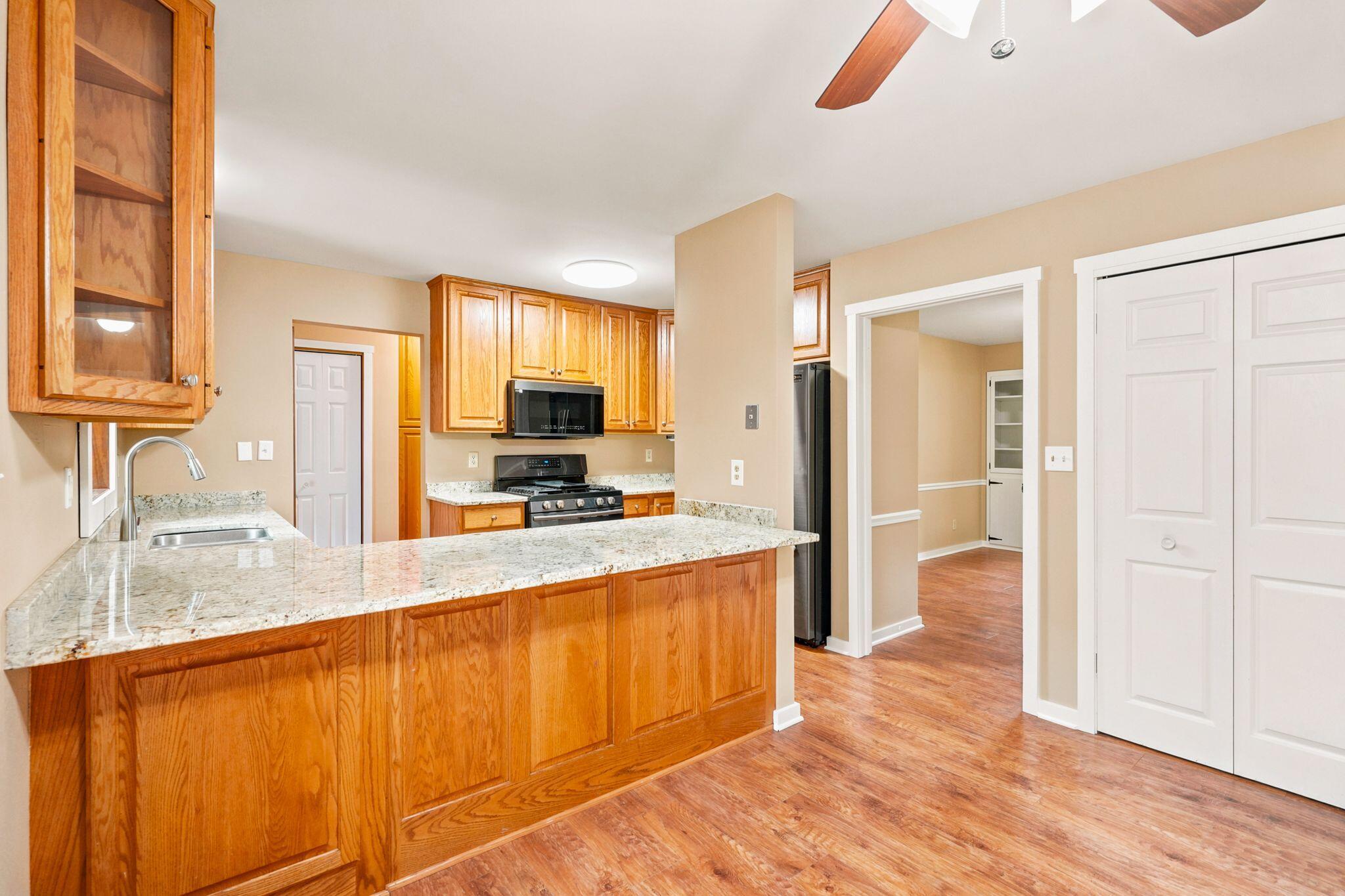 3971 South 118th Street Greenfield, WI 53228 - Photo 6 of 53 Kitchen