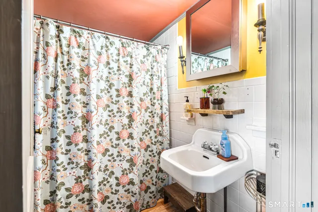 $420,000 | 546 Palisado Avenue, Windsor, CT 06095