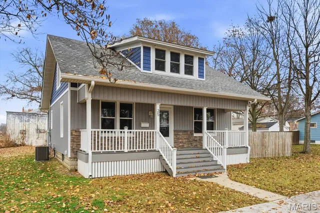 $250,000 | 25 West Kentucky Street, Trenton, IL 62293