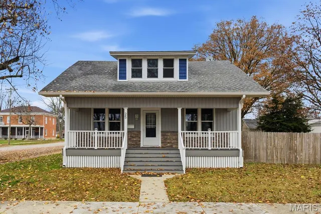 $250,000 | 25 West Kentucky Street, Trenton, IL 62293