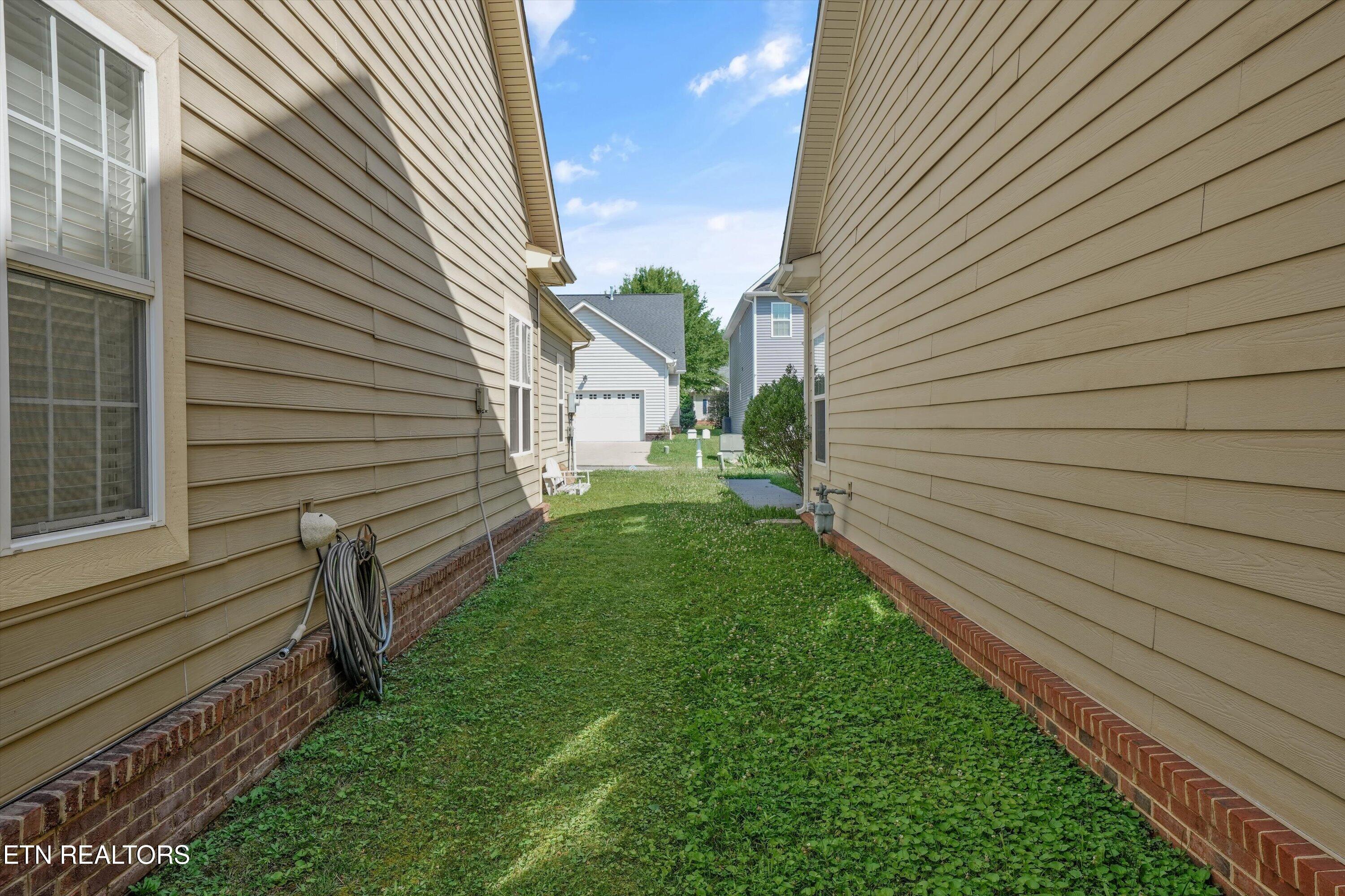 100 Forestberry Street Oak Ridge, TN 37830 - Photo 44 of 47 46-100 Forestberry St17
