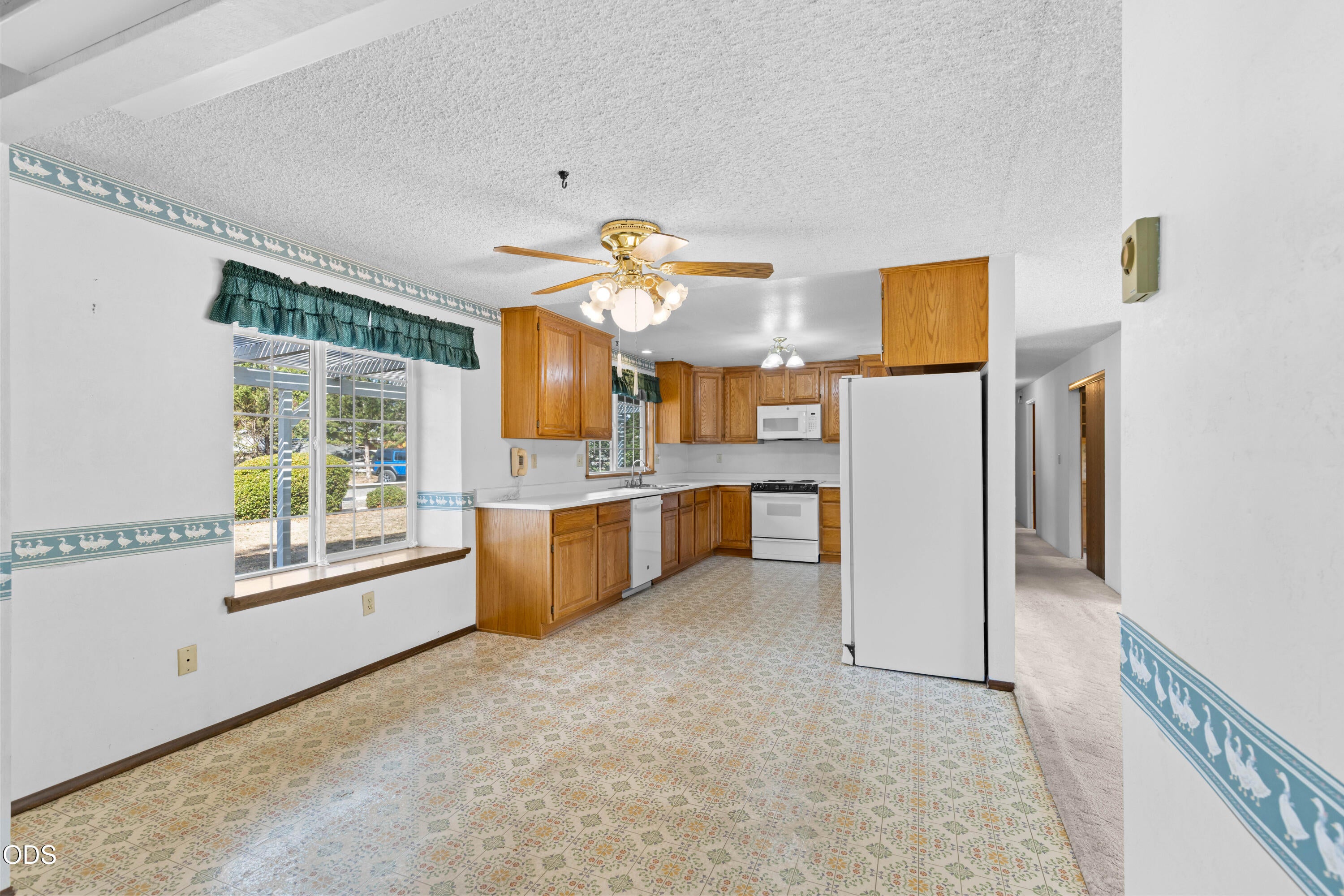 259 Queens Branch Road Rogue River, OR 97537 - Photo 14 of 58 Gallery Image 14
