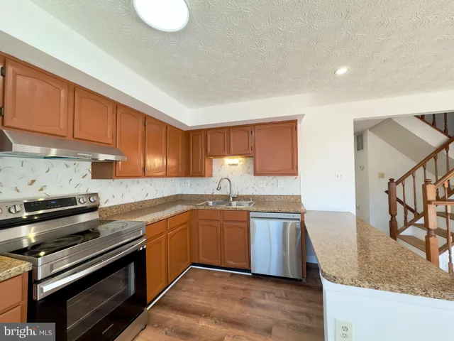 $424,900 | 9252 Pirates Cove, Columbia, MD 21046