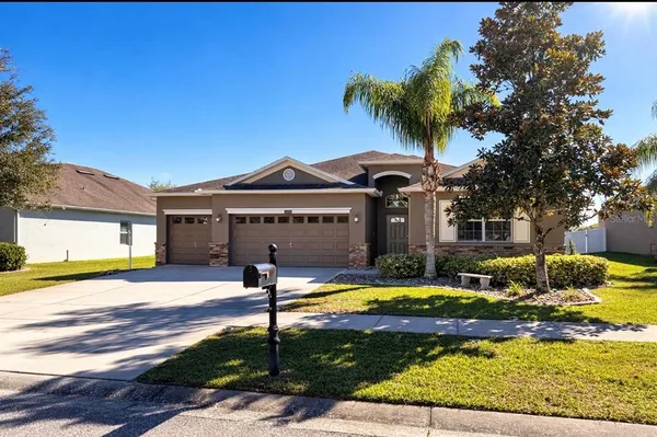 $460,000 | 5828 Puzo Place, Mount Dora, FL 32757