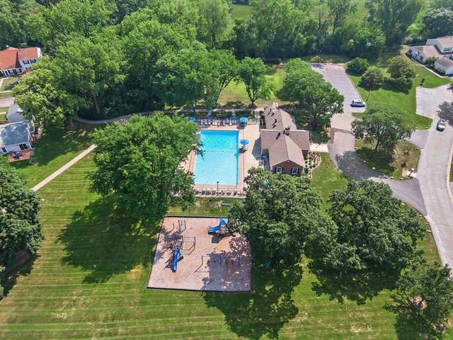 $260,000 | 67 Willow Circle, Cary, IL 60013