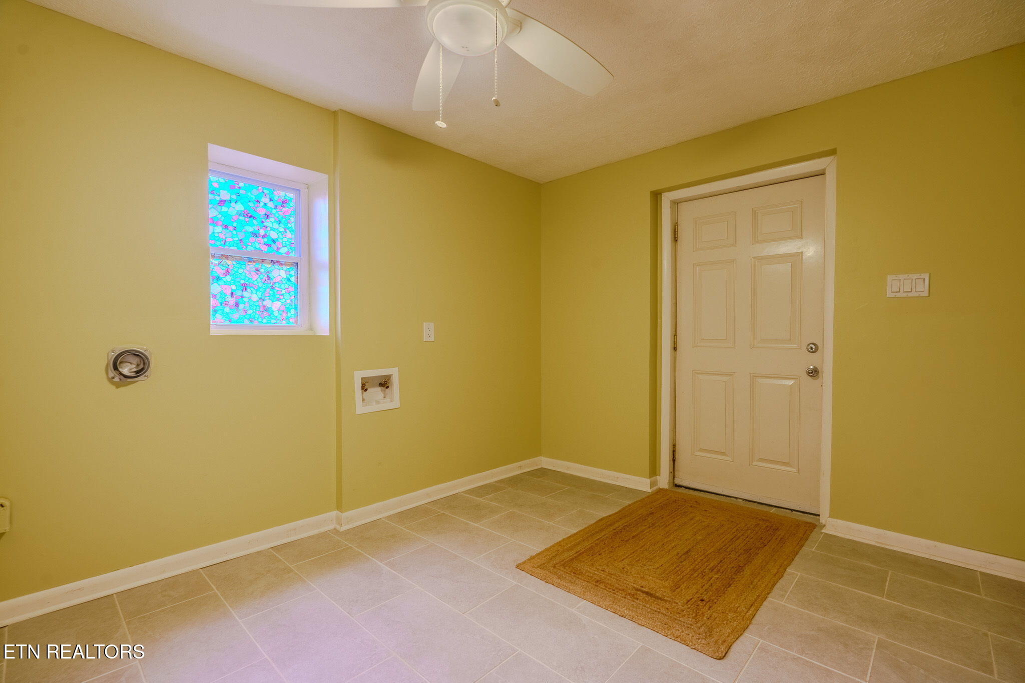 332 Crestview Road Knoxville, TN 37934 - Photo 18 of 38 11-web-or-mls-_DSC2693-HDR
