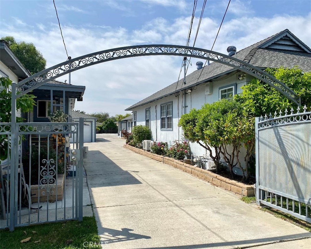 2117 South Curtis Ave  