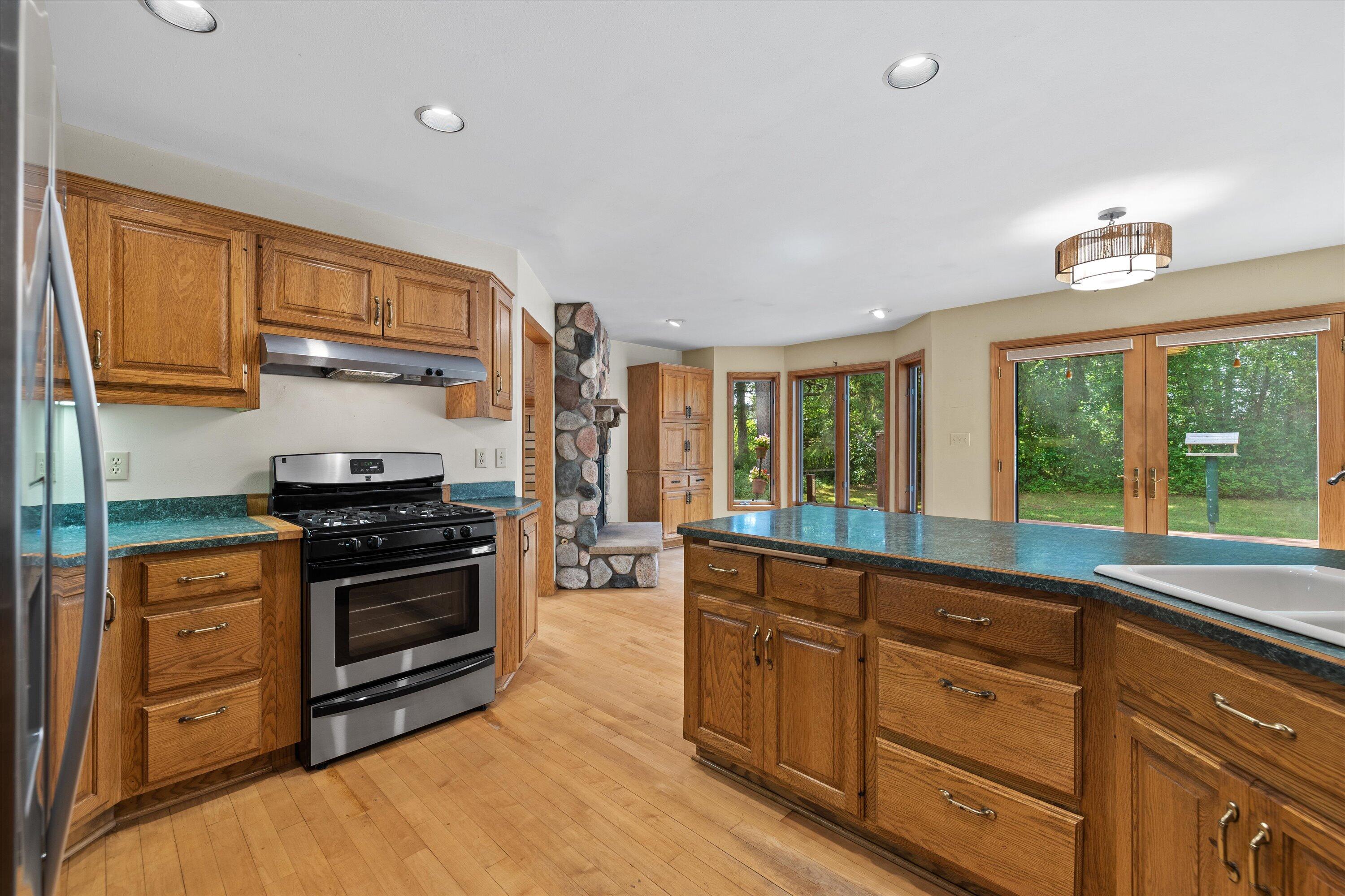 10845 North Wauwatosa Road Mequon, WI 53097 - Photo 12 of 51 Kitchen