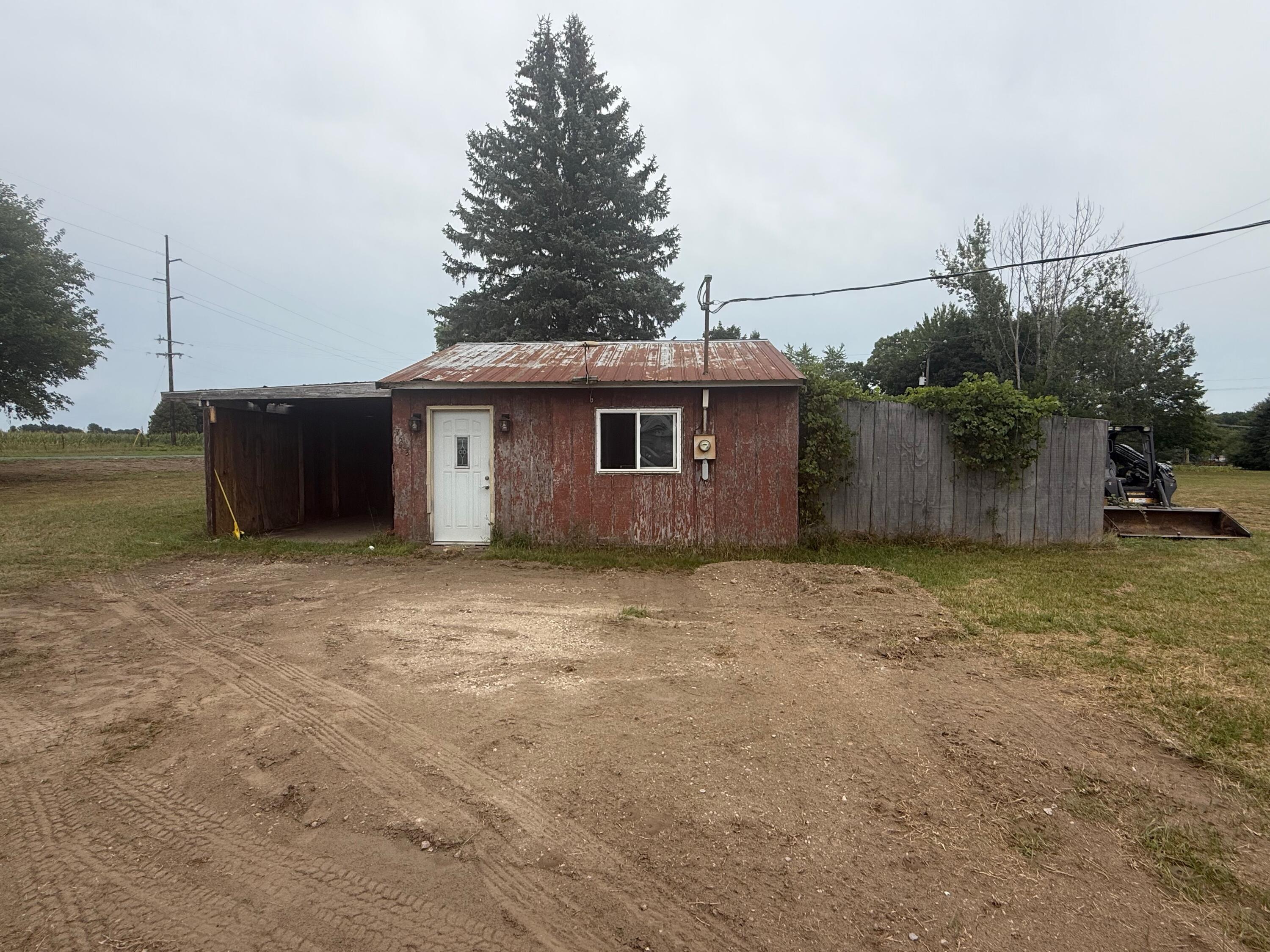7573 County Farm Road Greenville, MI 48838 - Photo 2 of 18 30386453-DF8F-4B87-B43F-7E59CDEFADC1