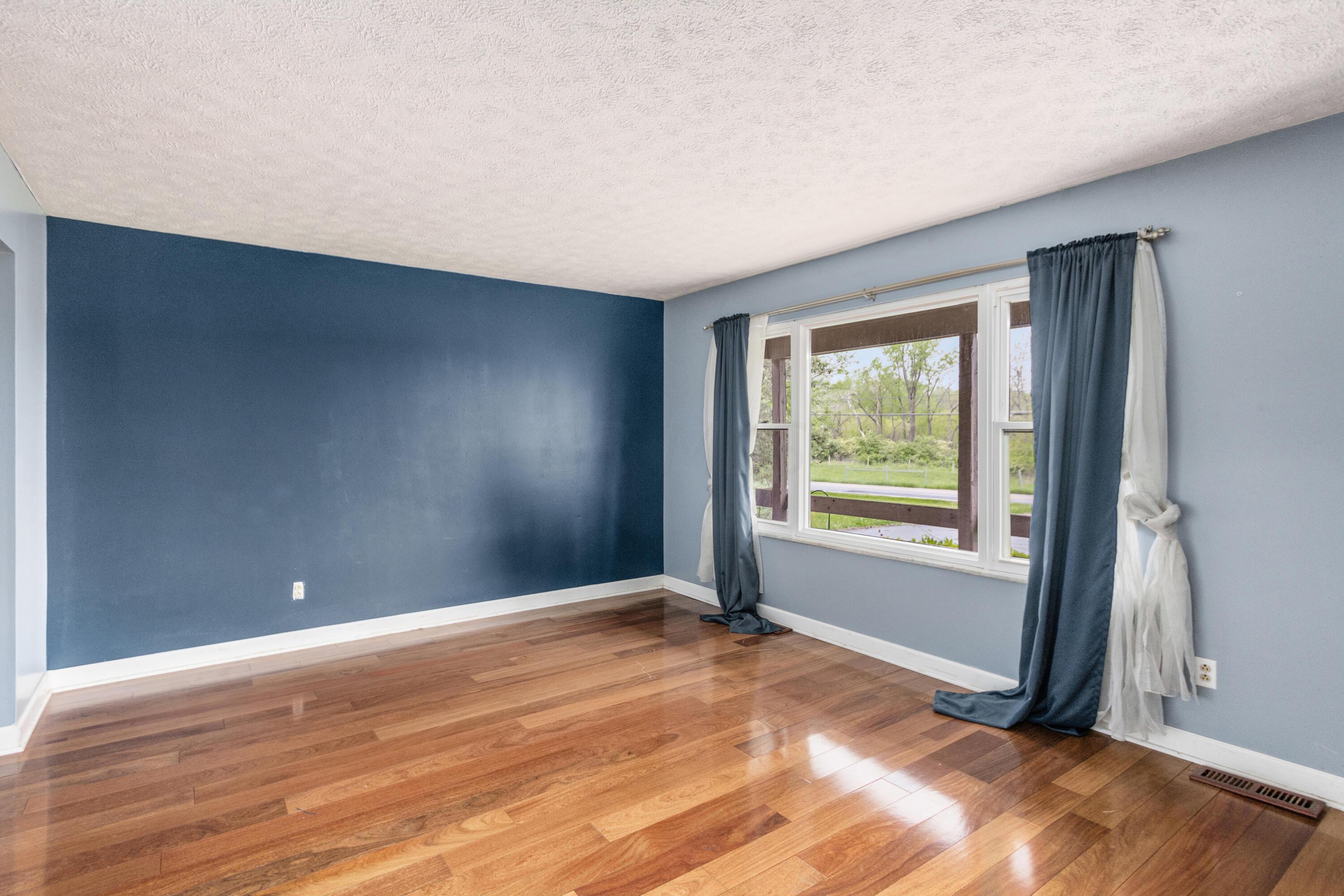 5830 Godown Road Columbus, OH 43235 - Photo 5 of 31 E_5830_Godown_Rd-007_1