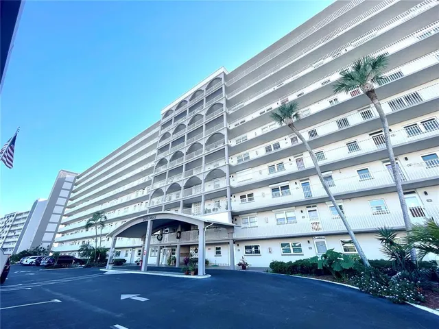 $339,000 | 5980 Shore Boulevard South, Unit 111, Gulfport, FL 33707