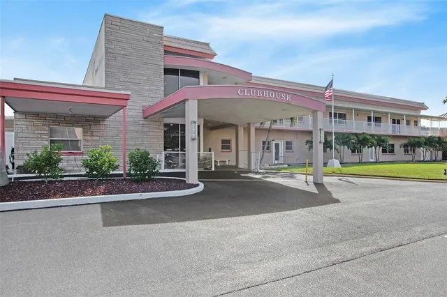 $339,000 | 5980 Shore Boulevard South, Unit 111, Gulfport, FL 33707