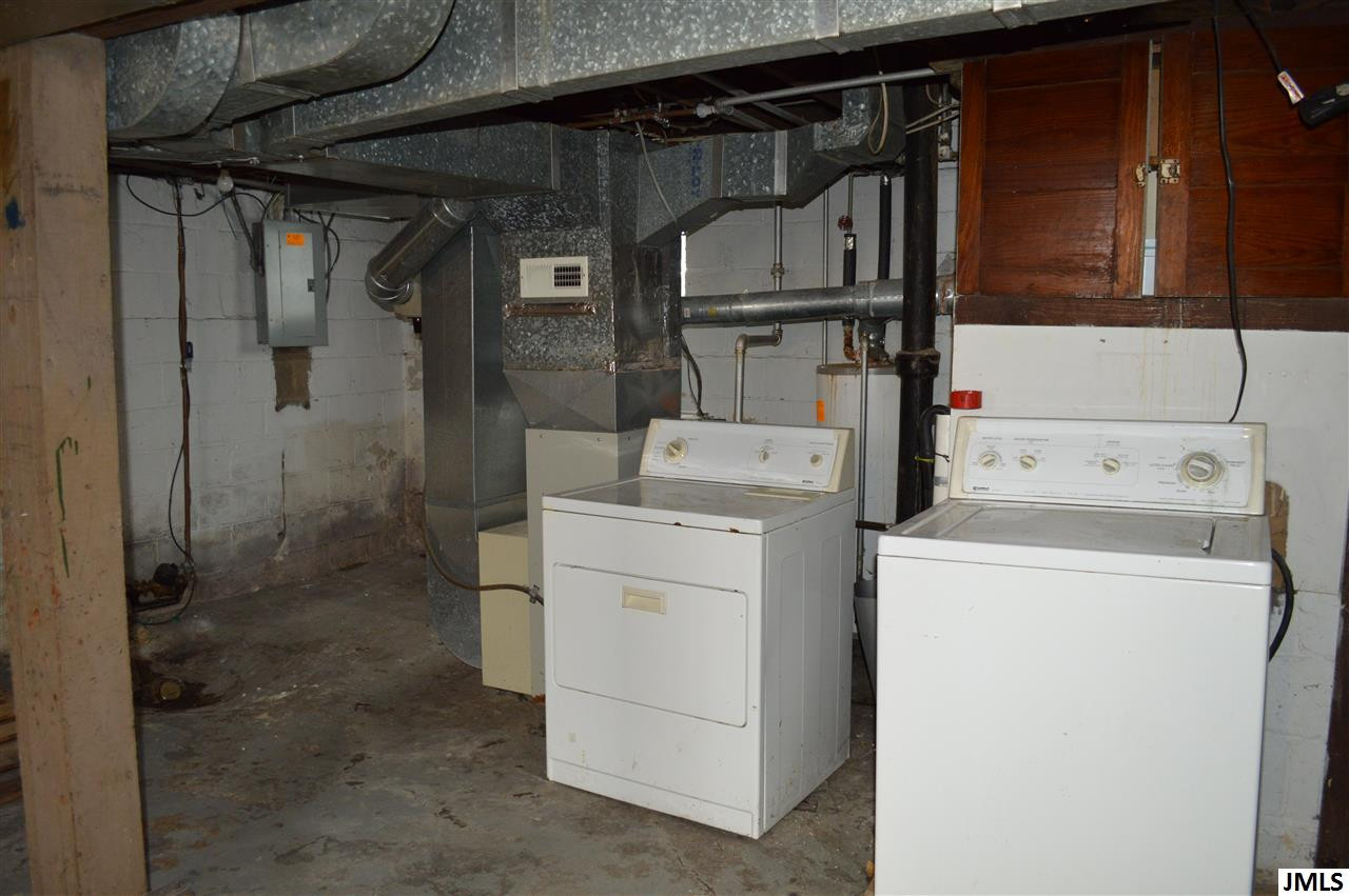 2012 South Rundle Avenue Lansing, MI 48910 - Photo 14 of 18 Photo 14