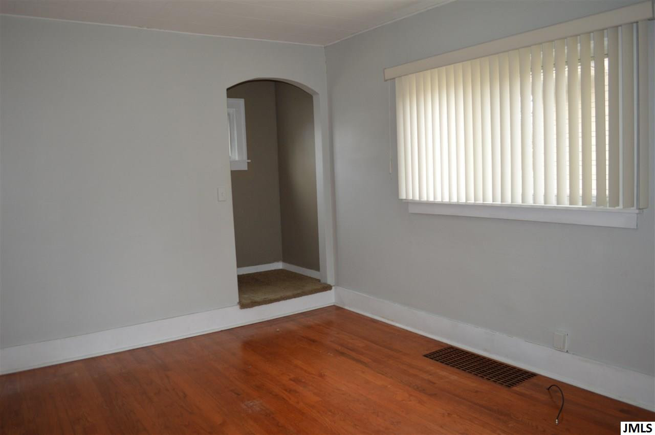 2012 South Rundle Avenue Lansing, MI 48910 - Photo 4 of 18 Photo 4
