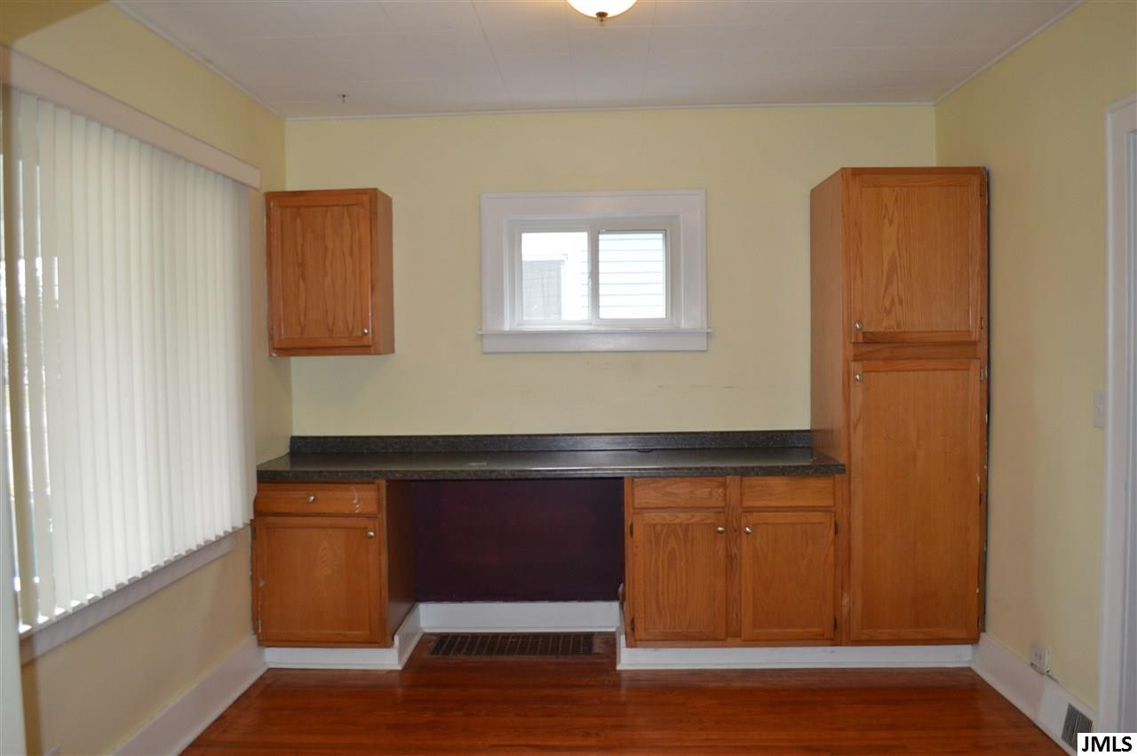 2012 South Rundle Avenue Lansing, MI 48910 - Photo 5 of 18 Photo 5