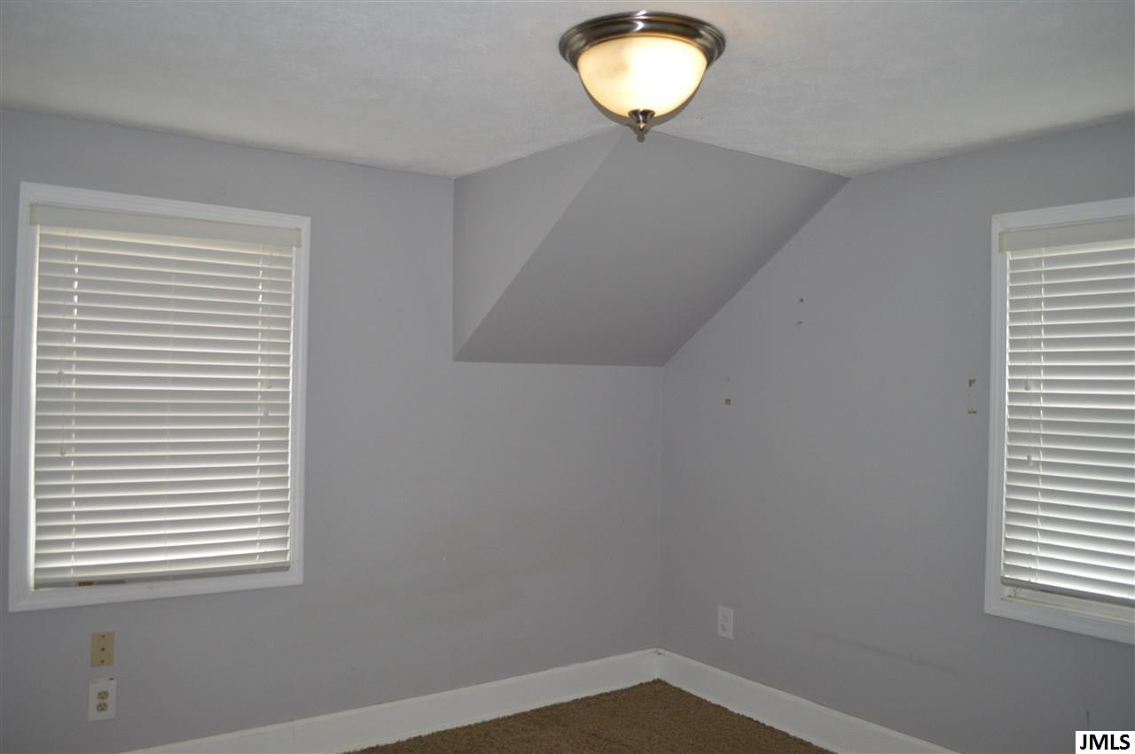 2012 South Rundle Avenue Lansing, MI 48910 - Photo 9 of 18 Photo 9