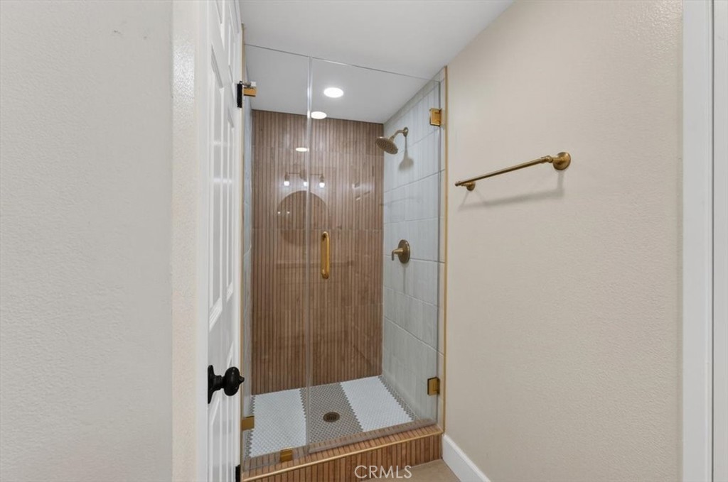 1070 South Road Runner Road Anaheim, CA 92807 - Photo 17 of 70