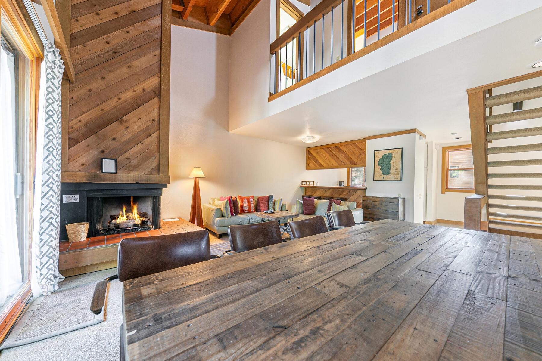 5096 Gold Bend Truckee, CA 96161 - Photo 24 of 27 a view of a balcony with furniture and a window