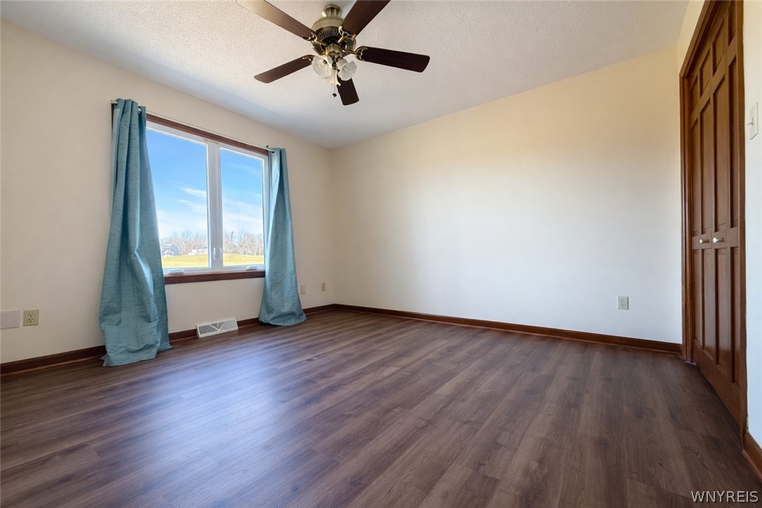 3226 East River Road Grand Island, NY 14072 - Photo 14 of 37