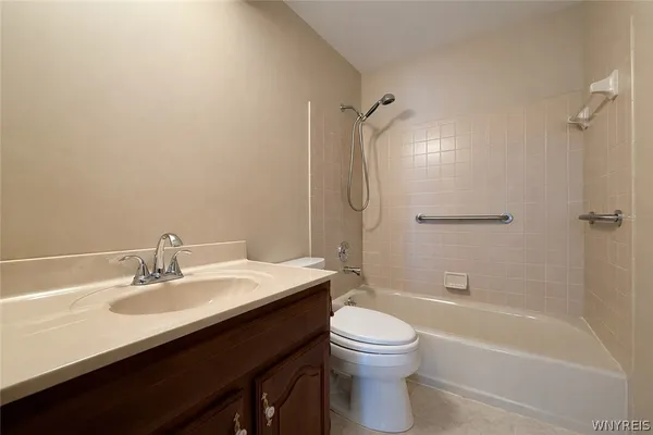 $375,000 | 3226 East River Road, Grand Island, NY 14072