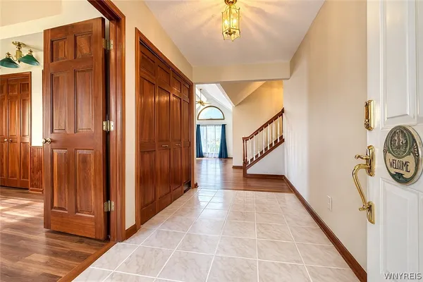 $375,000 | 3226 East River Road, Grand Island, NY 14072