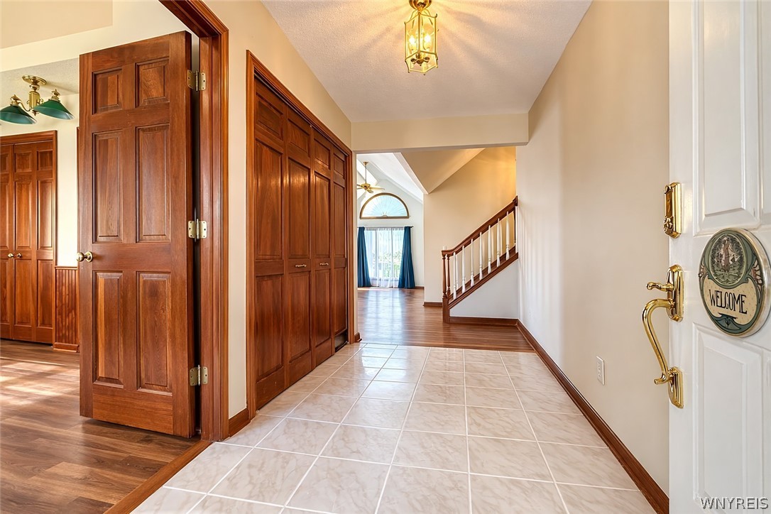 3226 East River Road Grand Island, NY 14072 - Photo 2 of 37