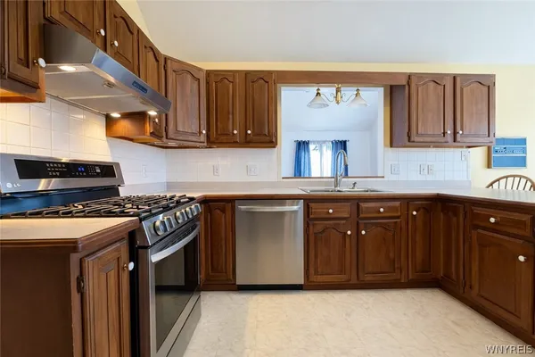 $375,000 | 3226 East River Road, Grand Island, NY 14072