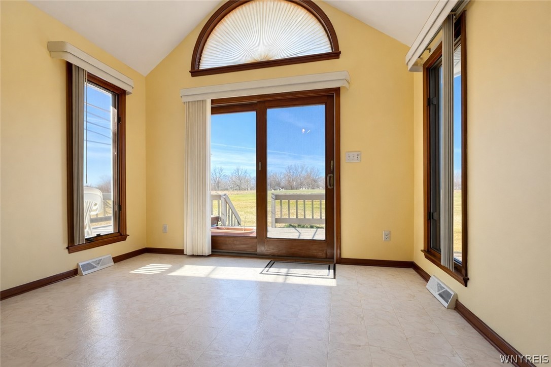 3226 East River Road Grand Island, NY 14072 - Photo 10 of 37