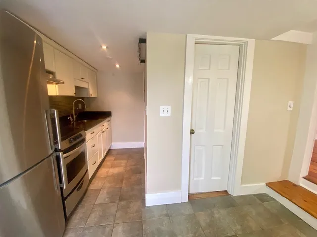 $2,000 | 35 Broad Street, Unit 3, Newburyport, MA 01950