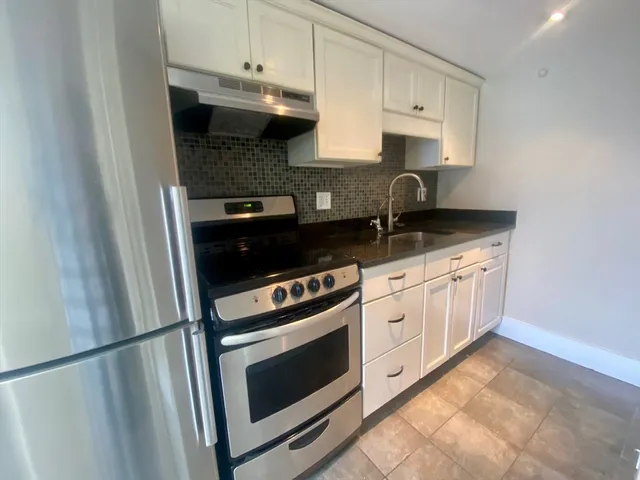 $2,000 | 35 Broad Street, Unit 3, Newburyport, MA 01950