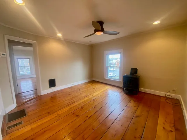 $2,000 | 35 Broad Street, Unit 3, Newburyport, MA 01950