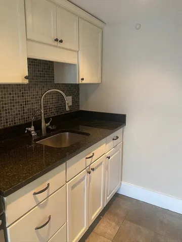 $2,000 | 35 Broad Street, Unit 3, Newburyport, MA 01950