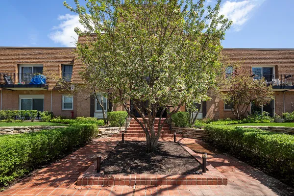 $3,495 | 1250 Park Avenue West, Unit 435, Highland Park, IL 60035
